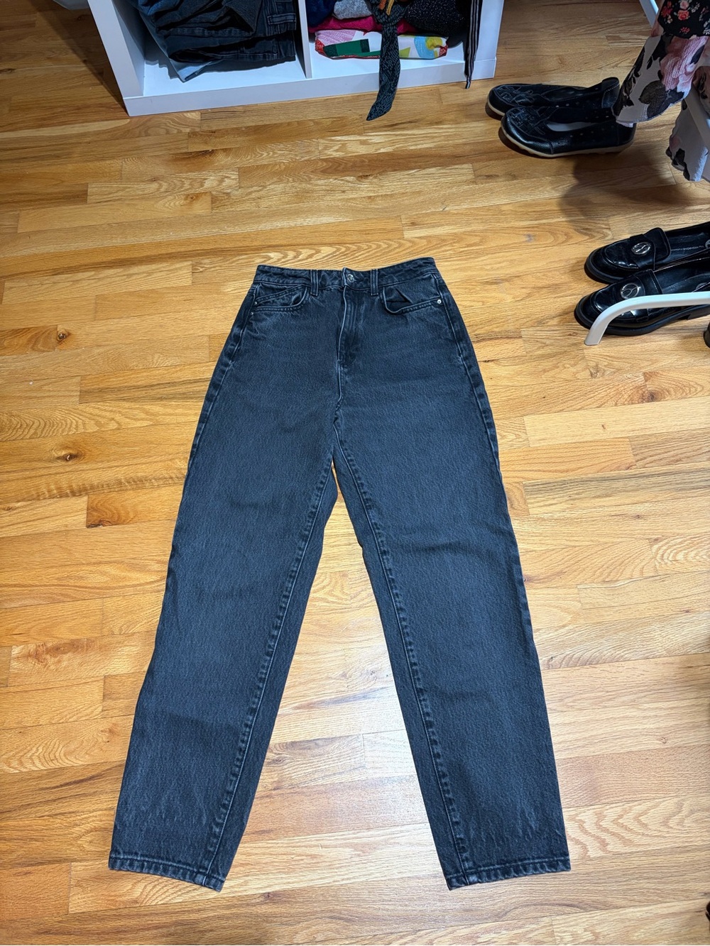 High-Rise Black Women's Jeans - Classic Straight Fit